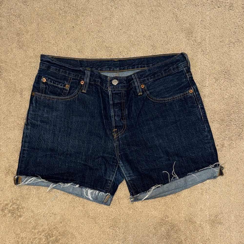 Women’s Levi’s 501 Shorts Size 28 (fits size 8)